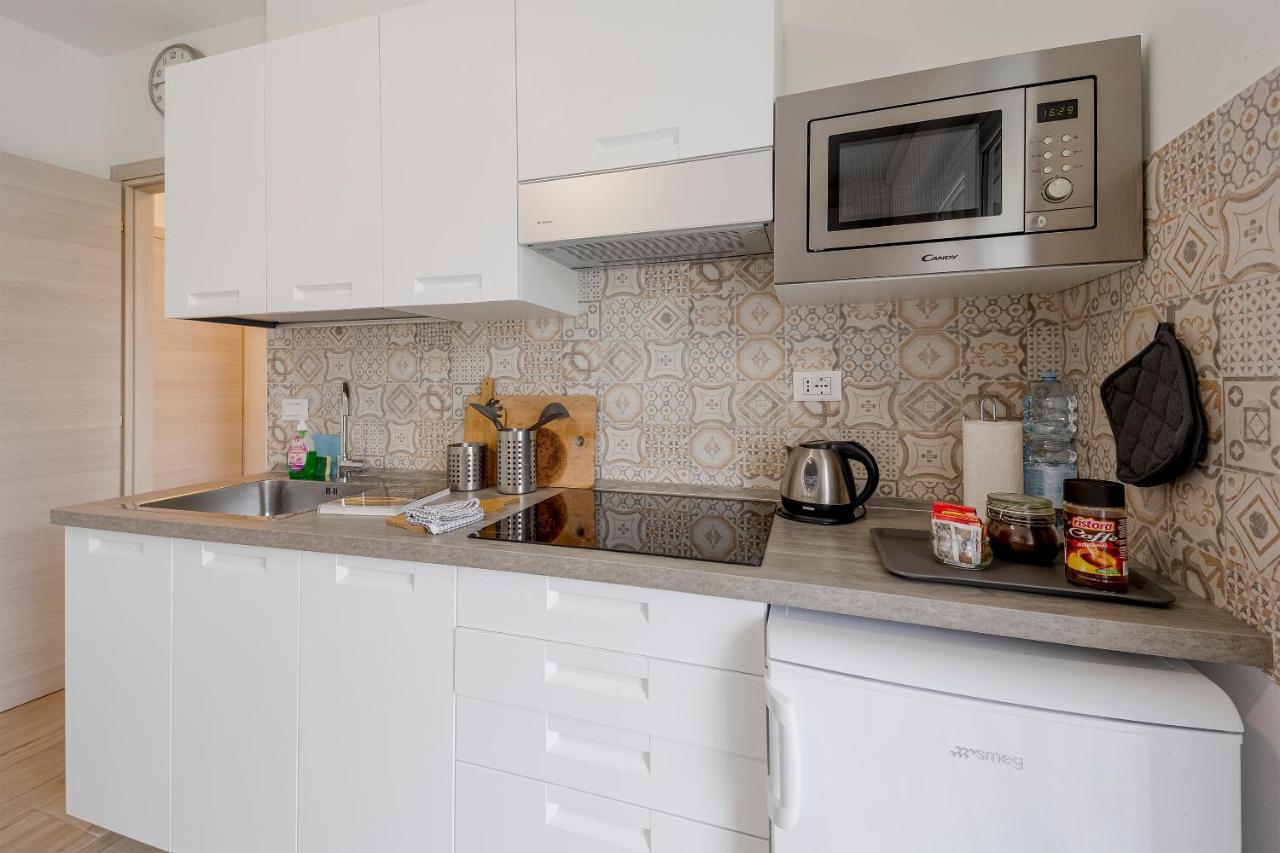 Il Gattino Di Porto - Apt 5 - Bilocale Terrazzo Piscina Imperia Luaran gambar