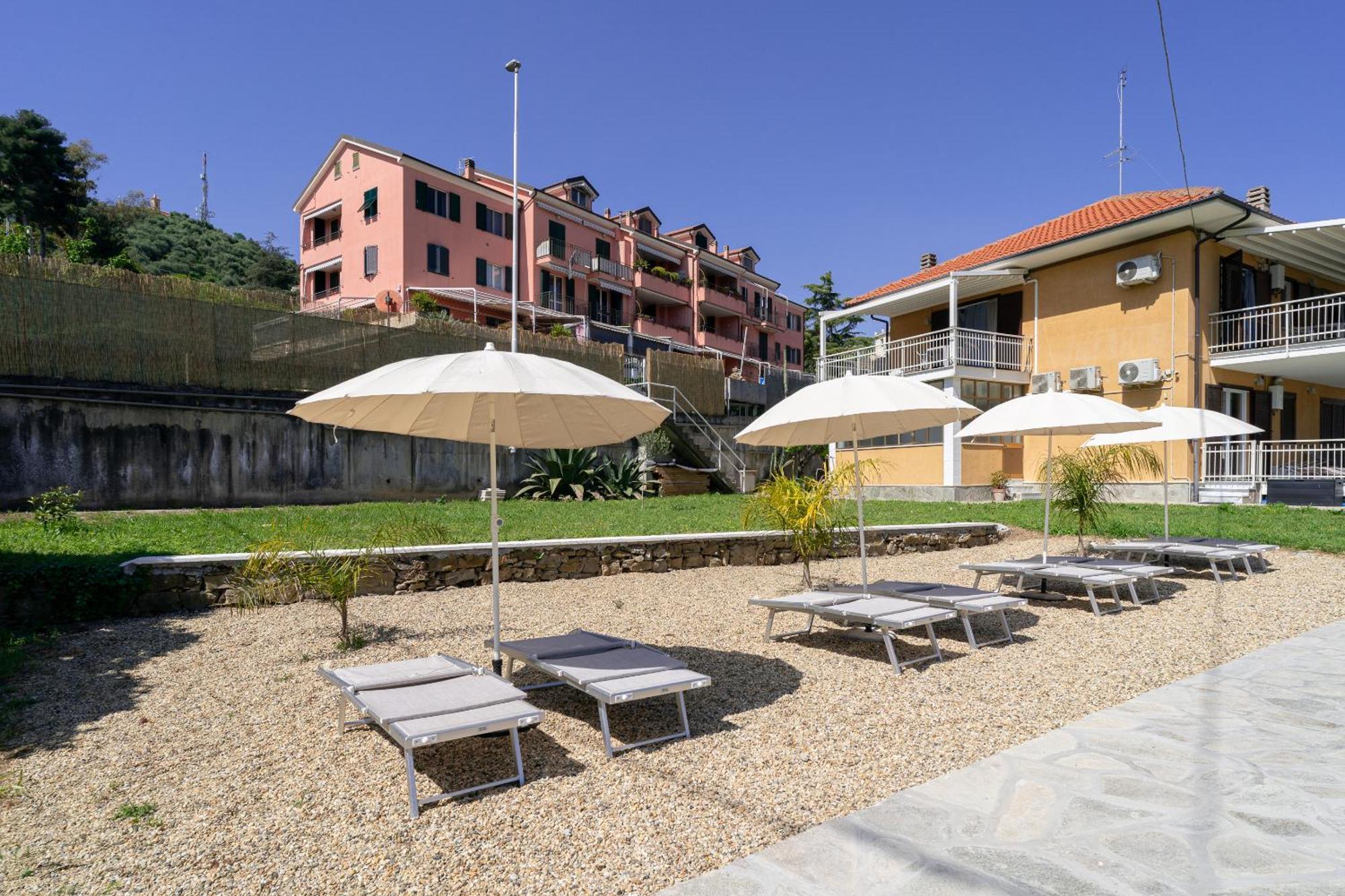 Il Gattino Di Porto - Apt 5 - Bilocale Terrazzo Piscina Imperia Luaran gambar