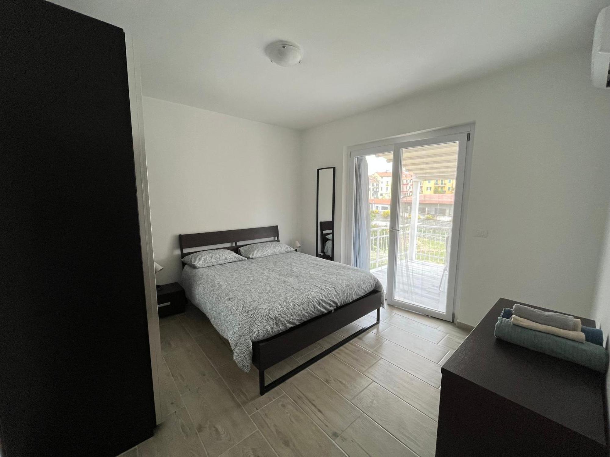Il Gattino Di Porto - Apt 5 - Bilocale Terrazzo Piscina Imperia Luaran gambar